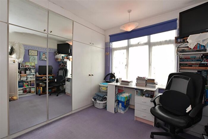 3 Bedroom Terraced House For Sale In Headley Drive, Ilford, Essex, IG2
