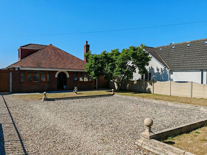 3 Bedroom Detached Bungalow For Sale In Field Lane, Hensall, Goole, DN14