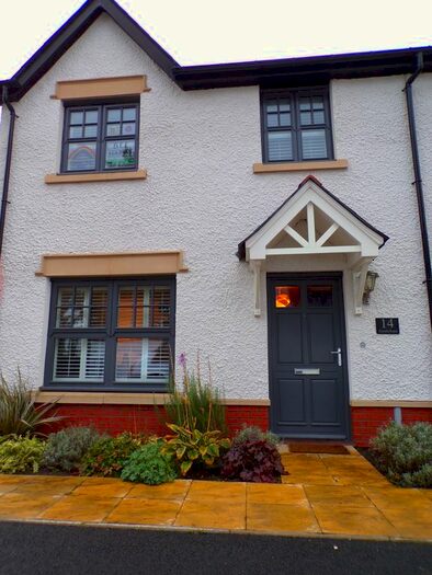 3 Bedroom Semi-Detached House To Rent In Howells Reach, Sketty, Swansea, SA2