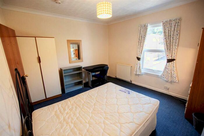 4 Bedroom House To Rent In Heeley Road, Birmingham, B29