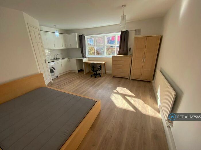 Studio To Rent In Park Road, Loughborough, LE11