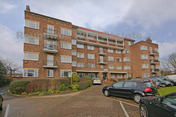 3 Bedroom Flat To Rent In Courtney House, Mulberry Close, Hendon, NW4