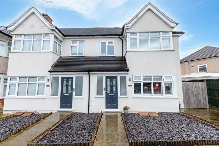 2 Bedroom Flat For Sale In Ashburton Road, Ruislip, HA4