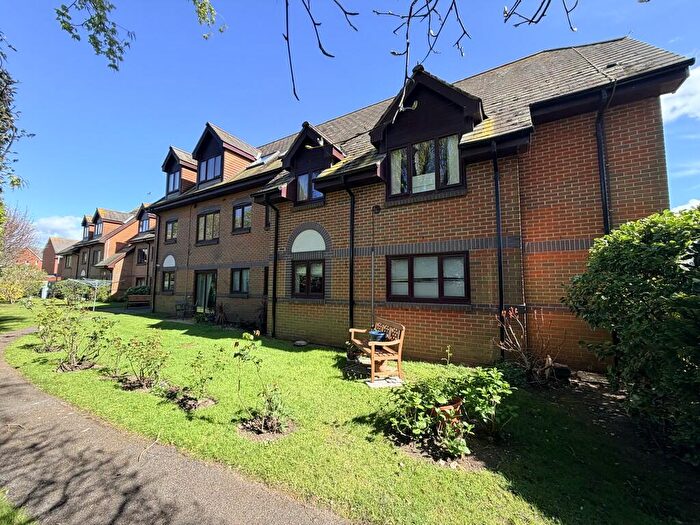 1 Bedroom Flat For Sale In Vallis Close, BH15