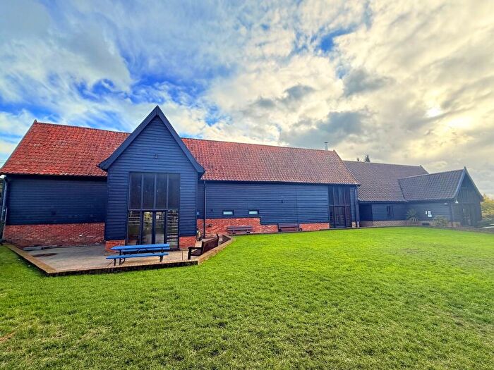 4 Bedroom Link Detached House To Rent In Clamp Farm Barn, Stowmarket, Suffolk, IP14