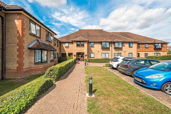 1 Bedroom Retirement Property For Sale In Park Lodge, Billericay, CM12