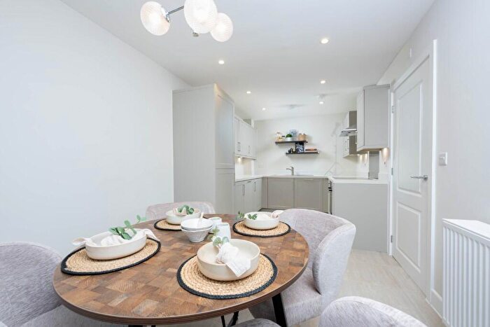 3 Bedroom Semi-Detached House For Sale In Scocles Road, Minster On Sea, Kent, ME12