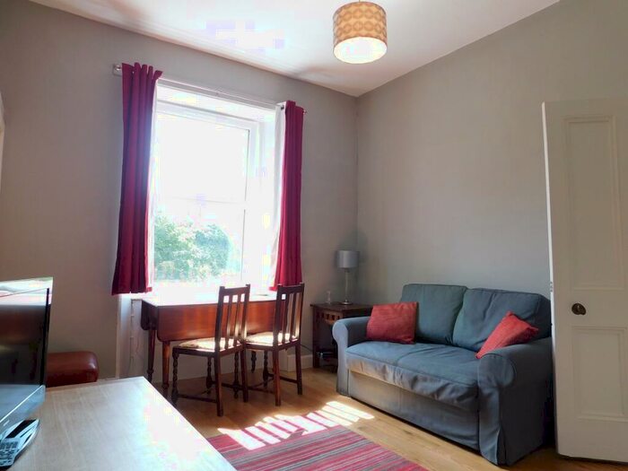 1 Bedroom Flat To Rent In , Broughton Road, Edinburgh, EH7