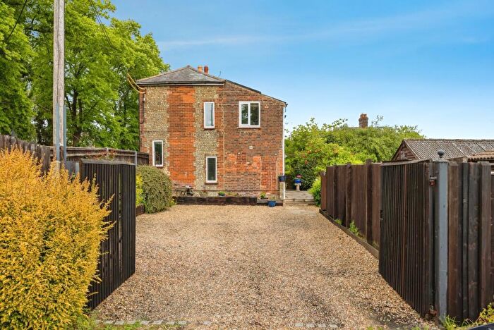 3 Bedroom Semi-Detached House For Sale In Alma Lane, Farnham, Surrey, GU9
