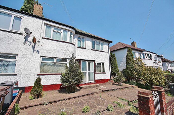 2 Bedroom Flat For Sale In Hexham Gardens, Isleworth, TW7