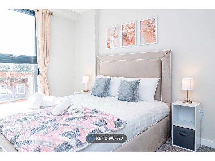 Studio To Rent In William St, Slough, SL1