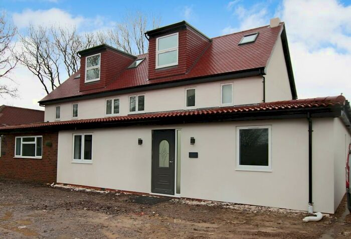 5 Bedroom Semi-Detached House For Sale In Holtye Road, East Grinstead, West Sussex, RH19