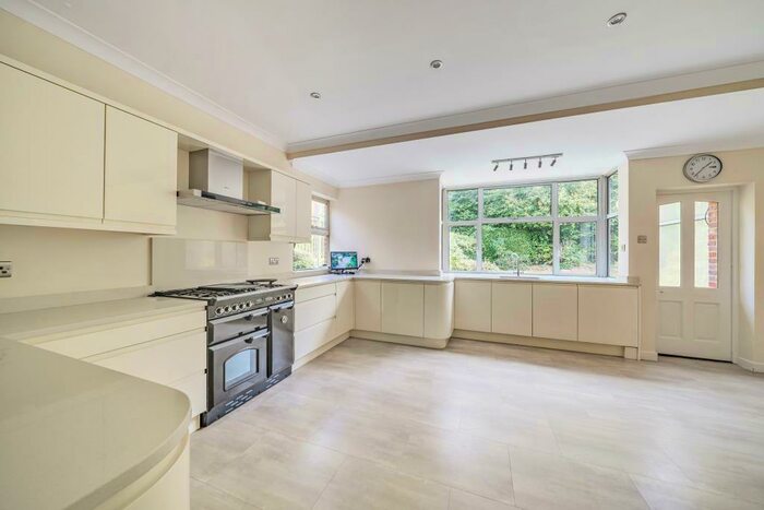 4 Bedroom Detached House To Rent In Sunningdale, Berkshire, SL5