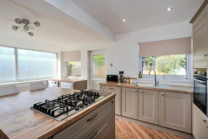3 Bedroom Detached House For Sale In Clydach Road, Ynysforgan, Swansea, SA6