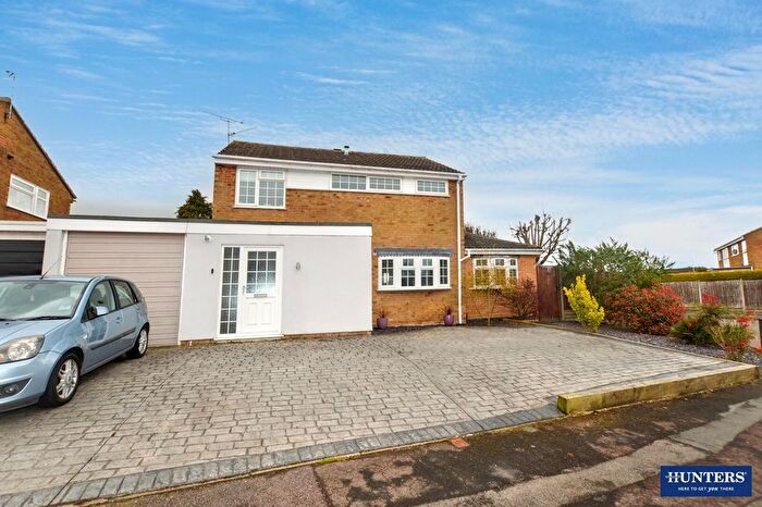 4 Bedroom Link Detached House For Sale In Bampton Close, Wigston, LE18