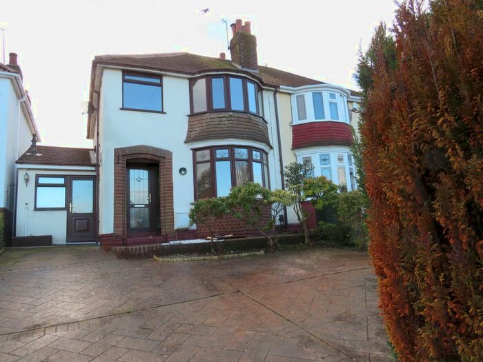 3 Bedroom Property To Rent In Oak Crescent, Tividale, Oldbury, B69