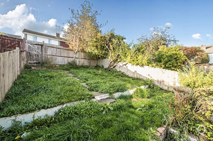 3 Bedroom Terraced House For Sale In Lonsdale Drive, Gillingham, Kent, ME8