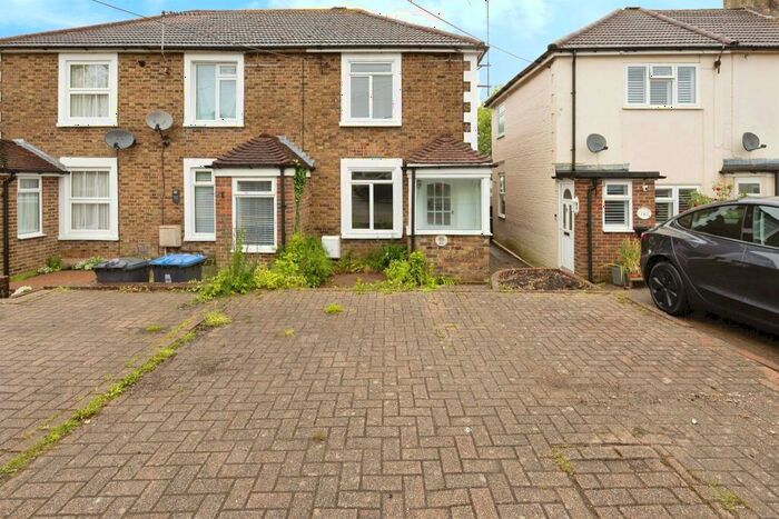 3 Bedroom End Of Terrace House For Sale In Leylands Road, Burgess Hill, RH15