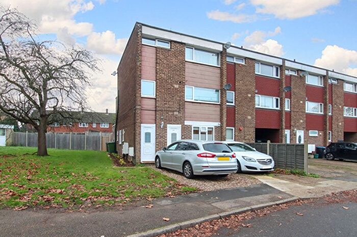 2 Bedroom Maisonette For Sale In Westerdale, Hemel Hempstead, HP2