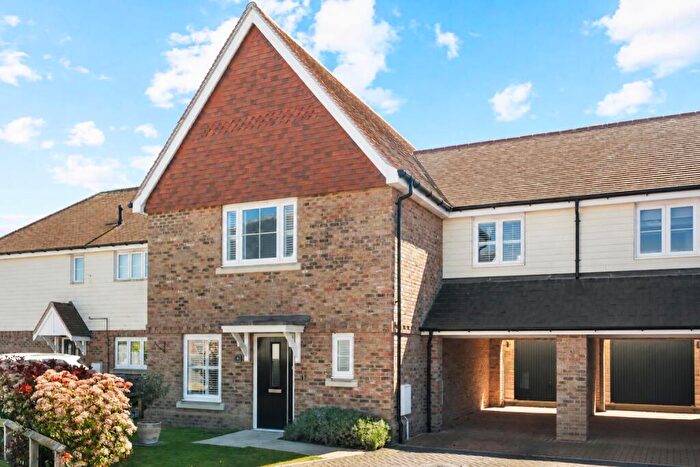 3 Bedroom Link Detached House For Sale In Ploughmans Way, Stebbing, Dunmow, Essex, CM6