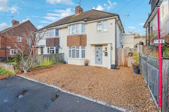 3 Bedroom Semi Detached House For Sale In The Avenue, Princes Risborough, HP27