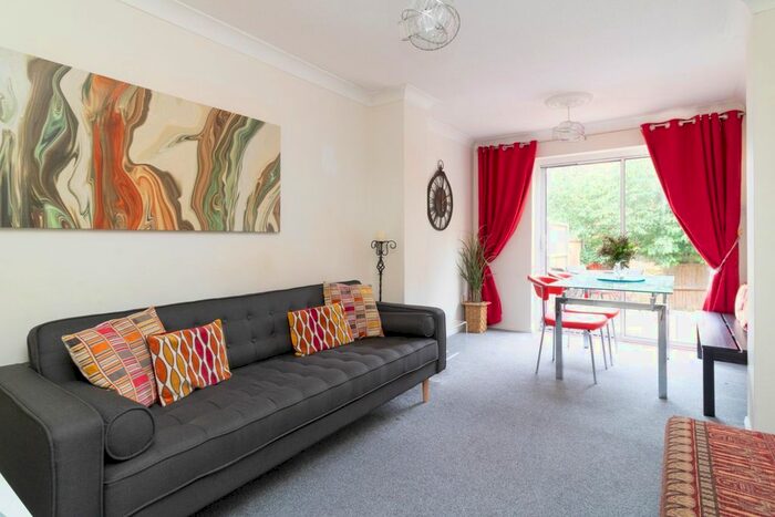 5 Bedroom Terraced House To Rent In Coppergate, Canterbury, CT2