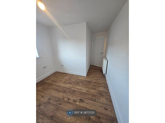 3 Bedroom Terraced House To Rent In Vernon Drive, Paisley, PA3