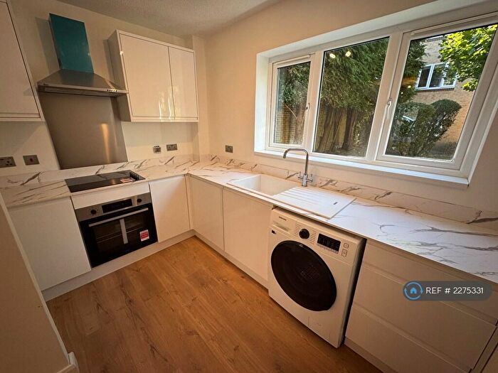 1 Bedroom Flat To Rent In Westmoreland Drive, Sutton, SM2