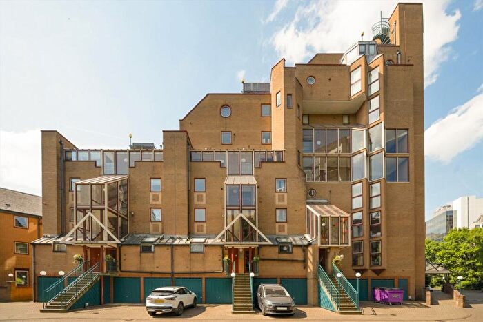 2 Bedroom Flat To Rent In Asher Way, West Wapping, E1W