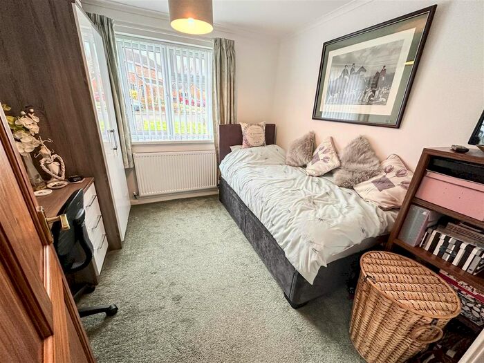 2 Bedroom Detached Bungalow For Sale In Oakhurst Close, Belper, DE56