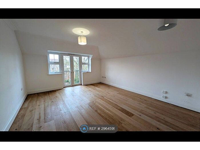 2 Bedroom Flat To Rent In Eaton Road, Sutton, SM2