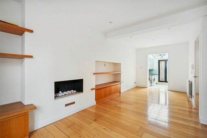 2 Bedroom Flat To Rent In Old Brompton Road, South Kensington, London, SW7