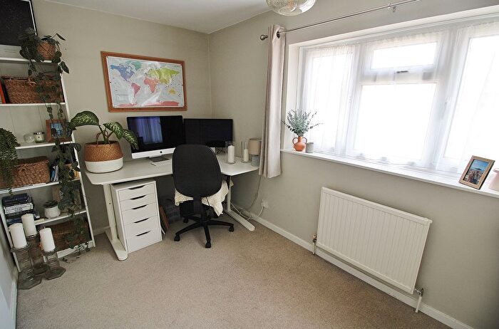 2 Bedroom End Of Terrace House For Sale In Gilbert Way, Waterlooville, PO7