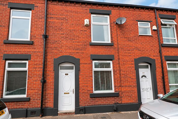 2 Bedroom Terraced House For Sale In New Earth Street, Oldham, OL4