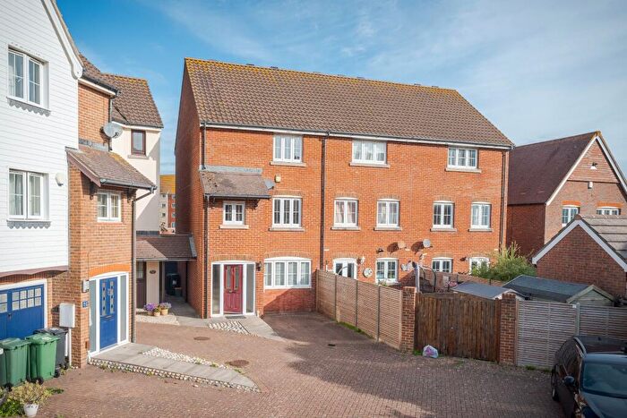 4 Bedroom End Of Terrace House To Rent In Madeira Way, Eastbourne, BN23