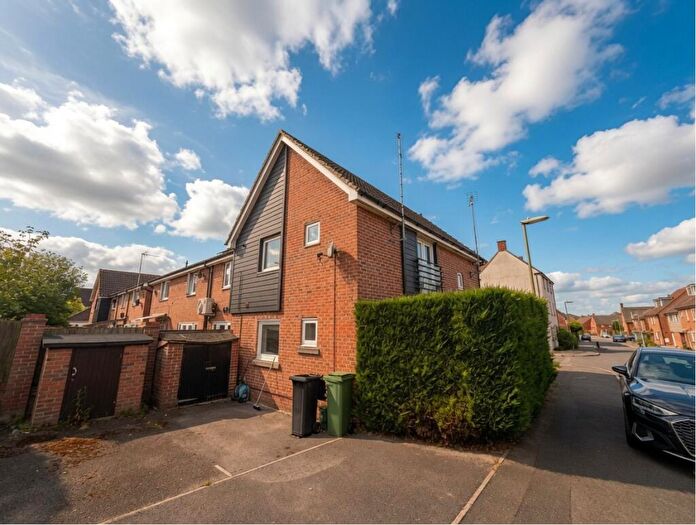 1 Bedroom House To Rent In Hewitt Road, RG24