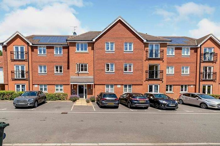 2 Bedroom Apartment To Rent In Hardy Avenue, Dartford, DA1