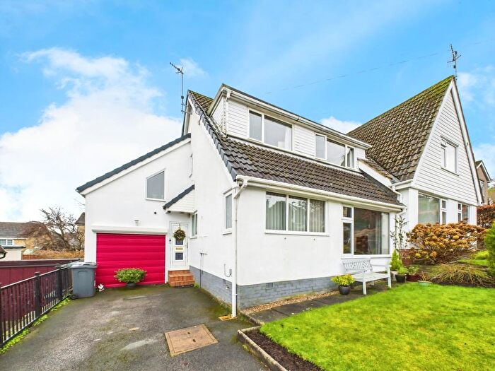 5 Bedroom Semi Detached House For Sale In Birchlands Avenue, Wilsden, Bradford, BD15