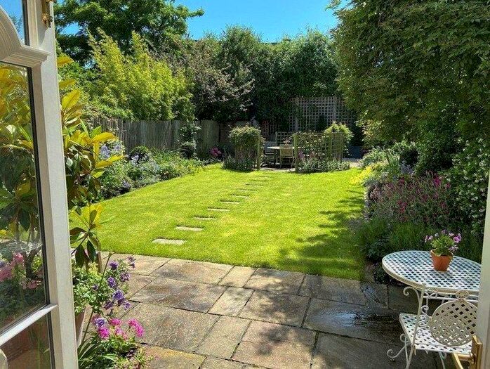 2 Bedroom Flat To Rent In Melrose Avenue, Willesden Green, NW2