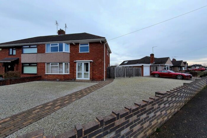 3 Bedroom Semi-Detached House To Rent In Hemsworth Drive, Bulkington, Bedworth, CV12