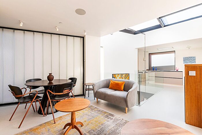 3 Bedroom Town House To Rent In Belmont St Chalk Farm, London, NW1