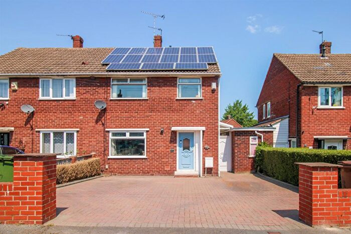 3 Bedroom Semi Detached House For Sale In Arnside Crescent, Castleford, WF10