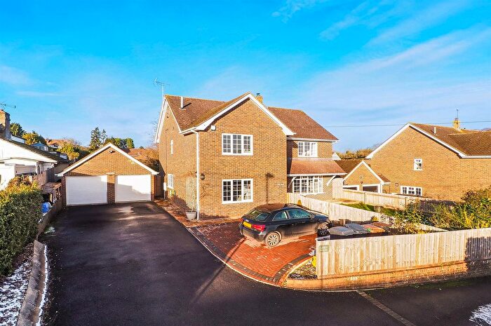 4 Bedroom Detached House For Sale In Foxcotte Road, Charlton, SP10