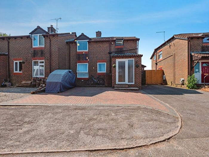 3 Bedroom Semi Detached House For Sale In Butt Close, Puddletown, Dorchester, DT2