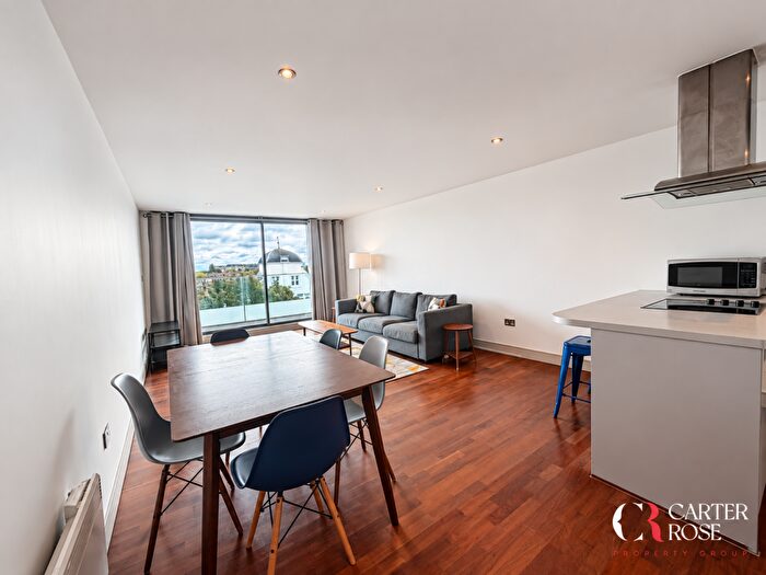 2 Bedroom Flat To Rent In Qube Court, Balham Hill, Wandsworth, London, SW12
