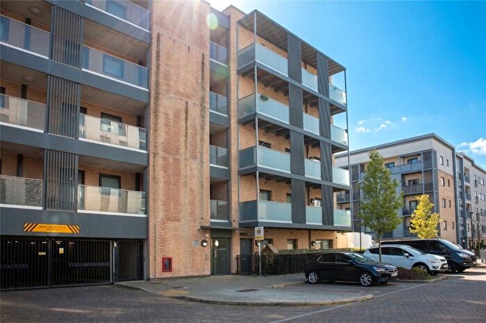 2 Bedroom Flat For Sale In Broadis Way, Rainham, RM13