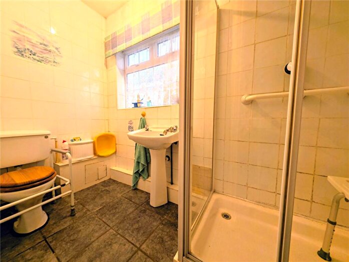 2 Bedroom Bungalow For Sale In Mostyn Avenue, Syston, Leicester, Leicestershire, LE7