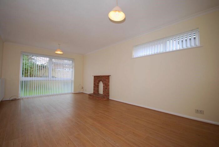 1 Bedroom Flat To Rent In Maplehurst, Park Hill Road, Shortlands, BR2