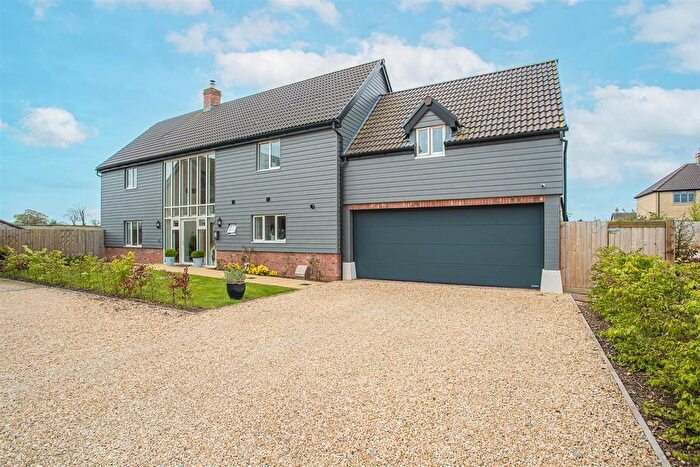 4 Bedroom Detached House For Sale In Southside Close, Corston, Malmesbury, SN16