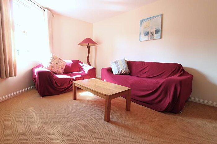 2 Bedroom Flat To Rent In Riverside Manor, First Floor, AB10